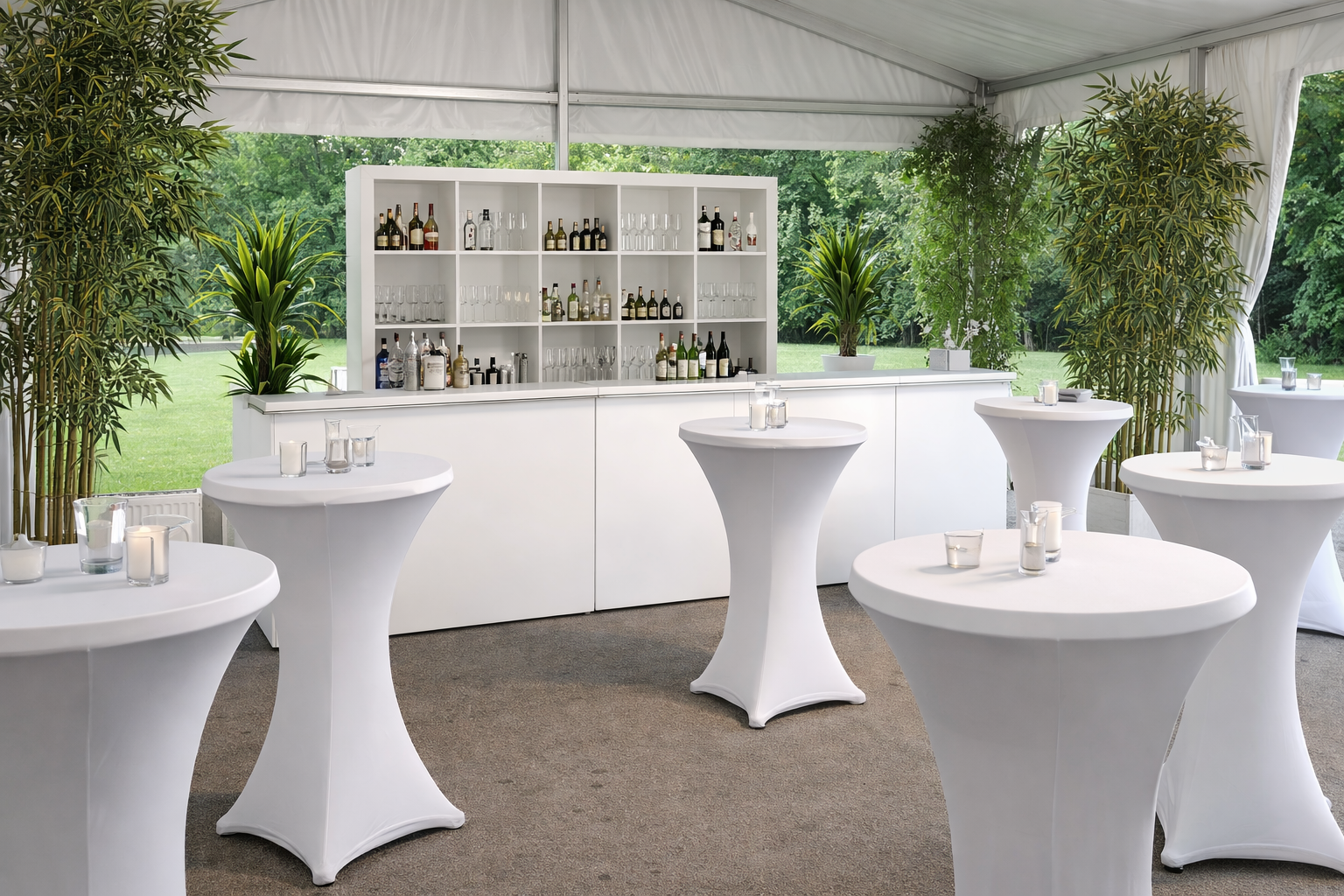 Mobiliario publicitario disponible para alquiler